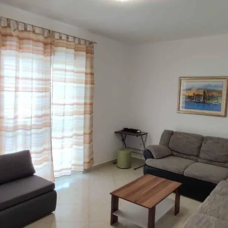 In 7388 Apartment *