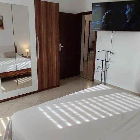 Apartment In 7388
